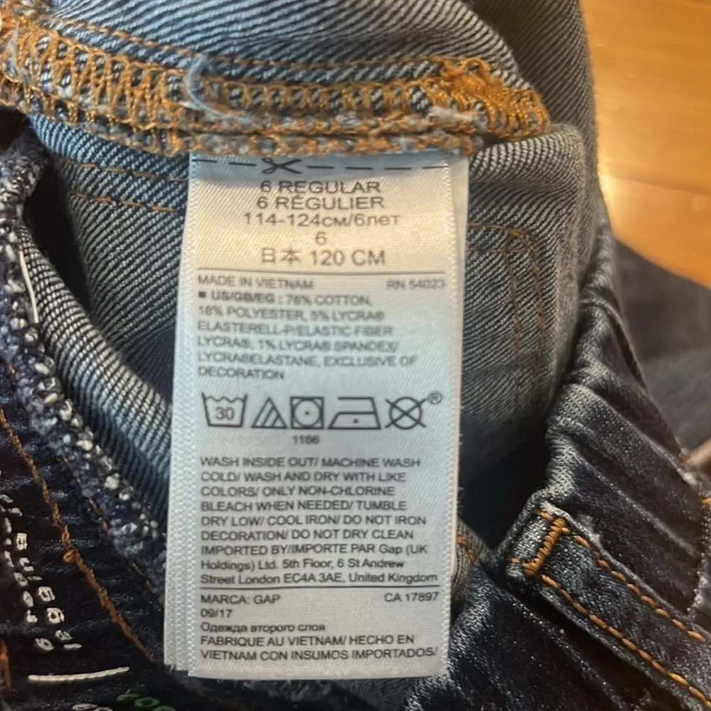 Gap kids girls legging jeans with cut patches size 6 regular .